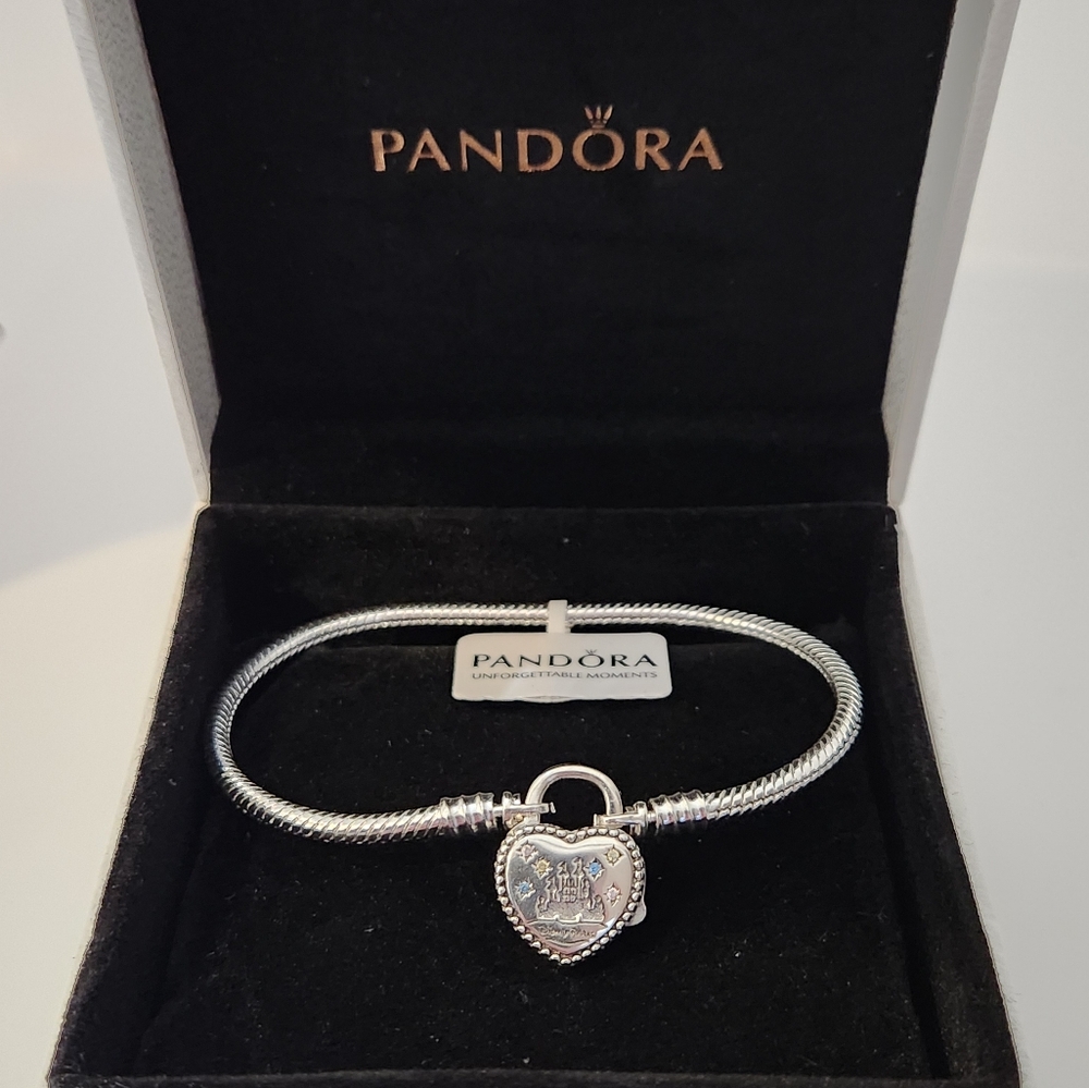 Pandora Moments Disneyland Heart Charm Snake Chain Bracelet Size 7.5 Inches